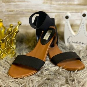 Steve Madden low heel sandal.
